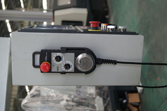 Universal-CNC-Bohrungs-Fräsmaschine-neue Zustand